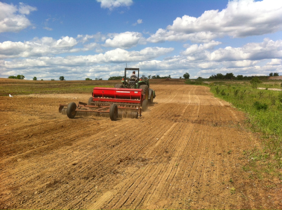 Final rehabilitation at the Lakefield Pit site: returning the land-use to agriculture to feed our communities.